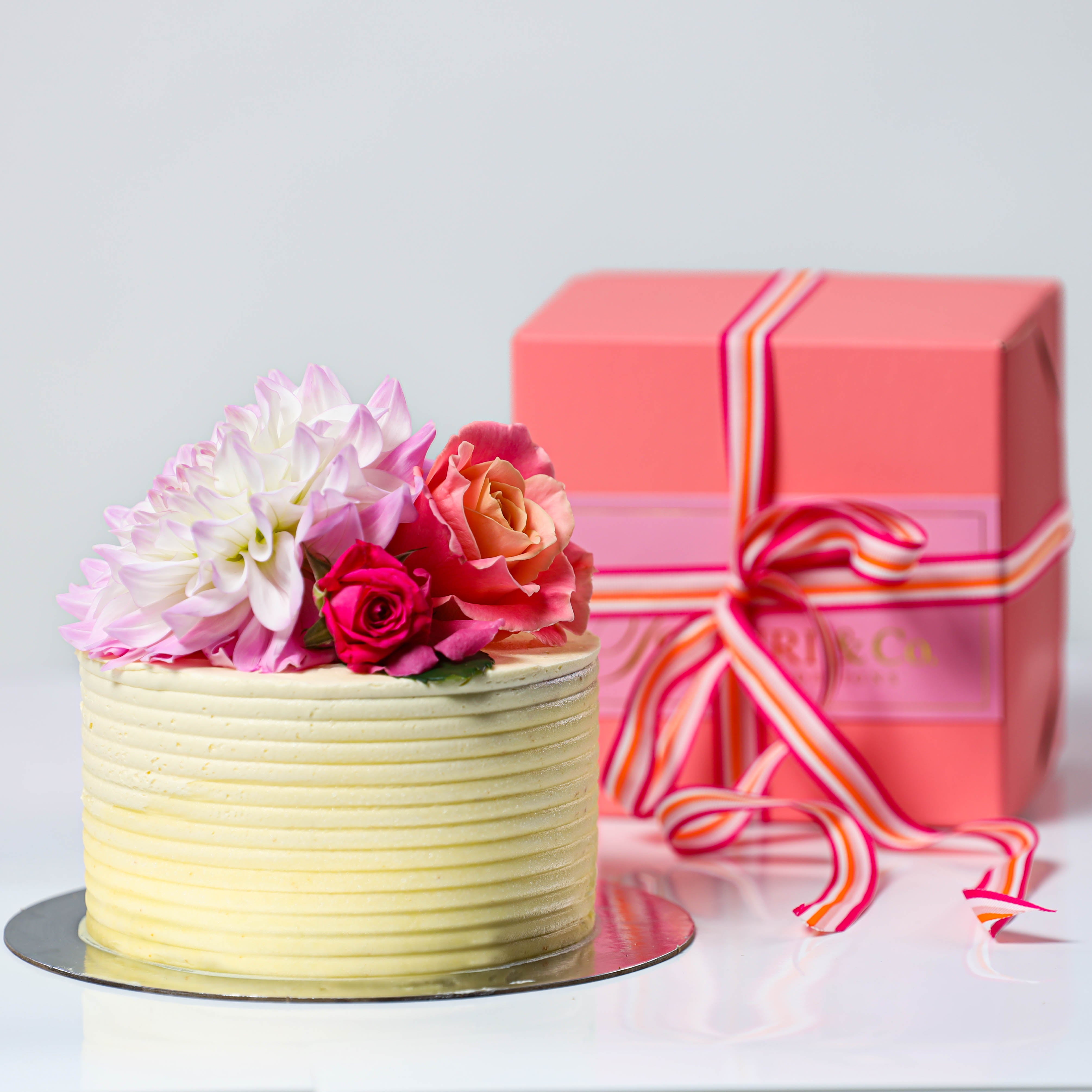Tomuri Cakery