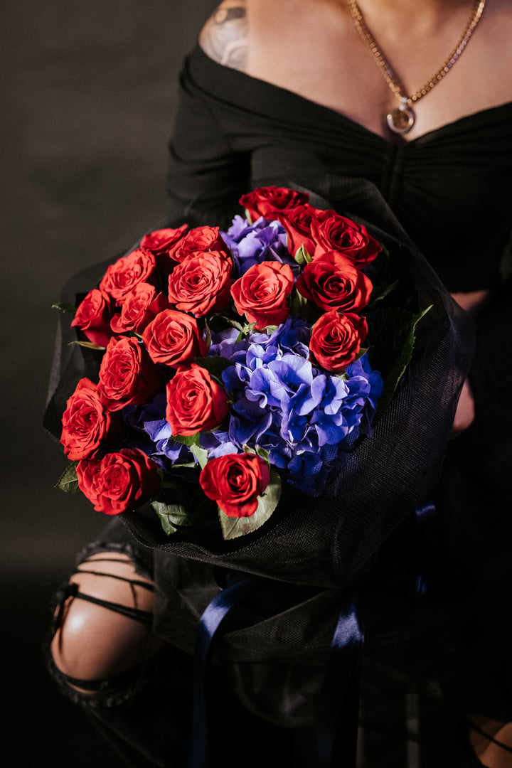 Continental 18 Premium Red Roses